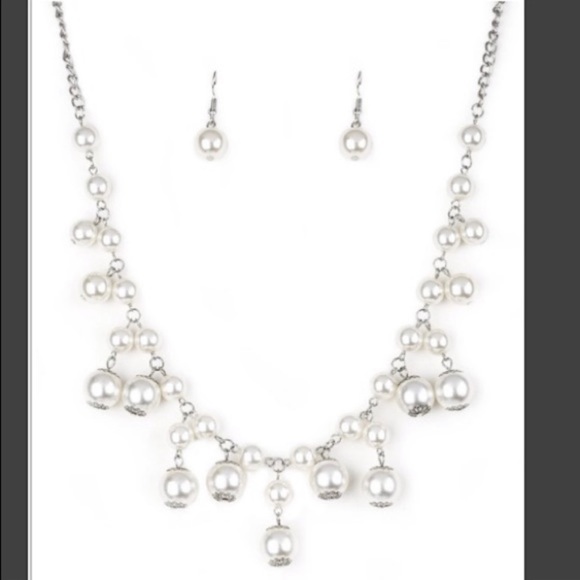 Soon to be Mrs. Set - Picture 1 of 3